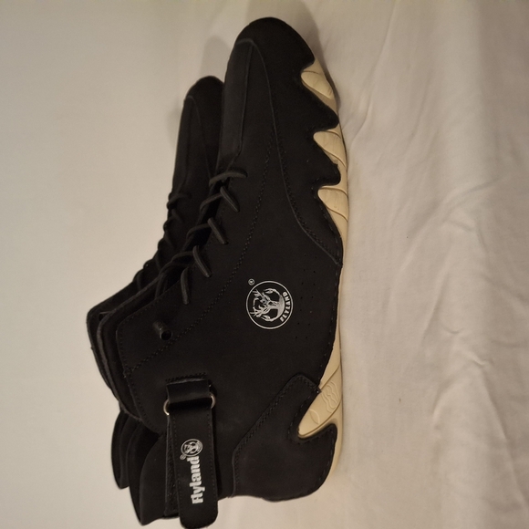 Men's Flyland Chukka Black Men's Shows - Picture 3 of 6